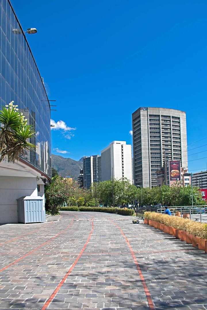 quito323