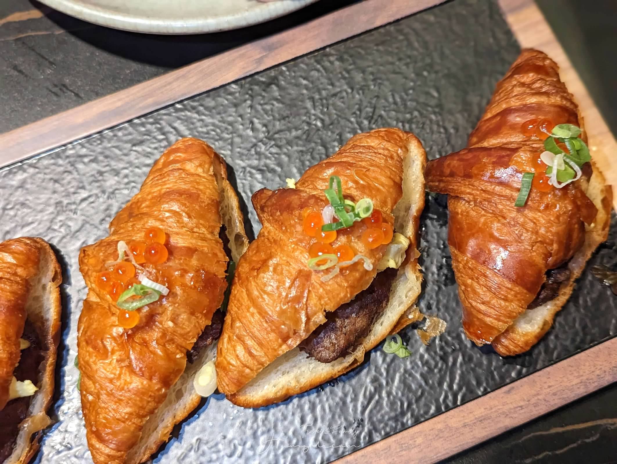 上走走日式無菜單燒肉專門店-千元超值和牛料理- 置身在水族館內的燒肉店- 新竹人氣餐廳 -金箔冰淇淋-生牛肉海膽手卷-和牛握壽司-新竹生日聚餐推薦-新竹大餐推薦-新竹氣氛餐廳-新竹人氣燒肉-新竹燒肉-新竹無菜單-新竹日料-新竹海鮮推薦-新竹吃和牛 新竹Ａ5和牛-和牛吃到飽-新竹和牛店-和牛無菜單-新竹必吃燒肉 