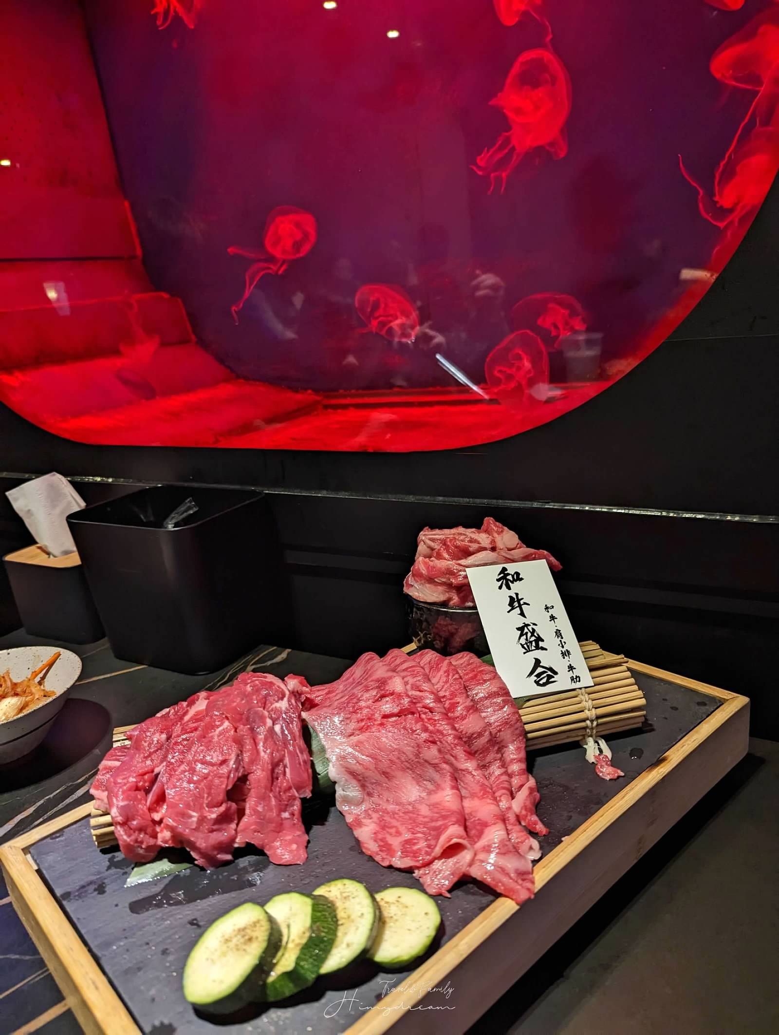 上走走日式無菜單燒肉專門店-千元超值和牛料理- 置身在水族館內的燒肉店- 新竹人氣餐廳 -金箔冰淇淋-生牛肉海膽手卷-和牛握壽司-新竹生日聚餐推薦-新竹大餐推薦-新竹氣氛餐廳-新竹人氣燒肉-新竹燒肉-新竹無菜單-新竹日料-新竹海鮮推薦-新竹吃和牛 新竹Ａ5和牛-和牛吃到飽-新竹和牛店-和牛無菜單-新竹必吃燒肉 
