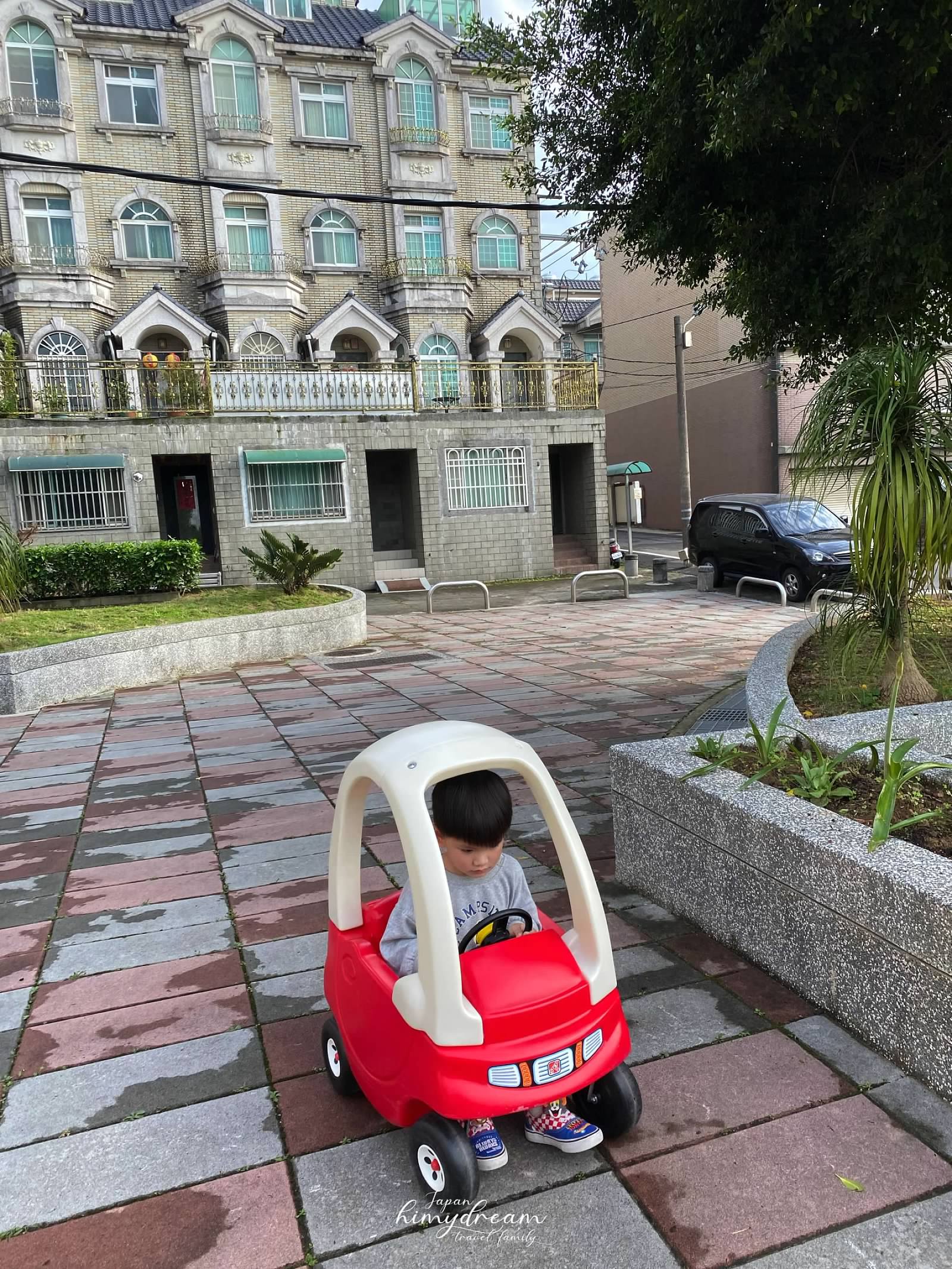 戶外汽車區