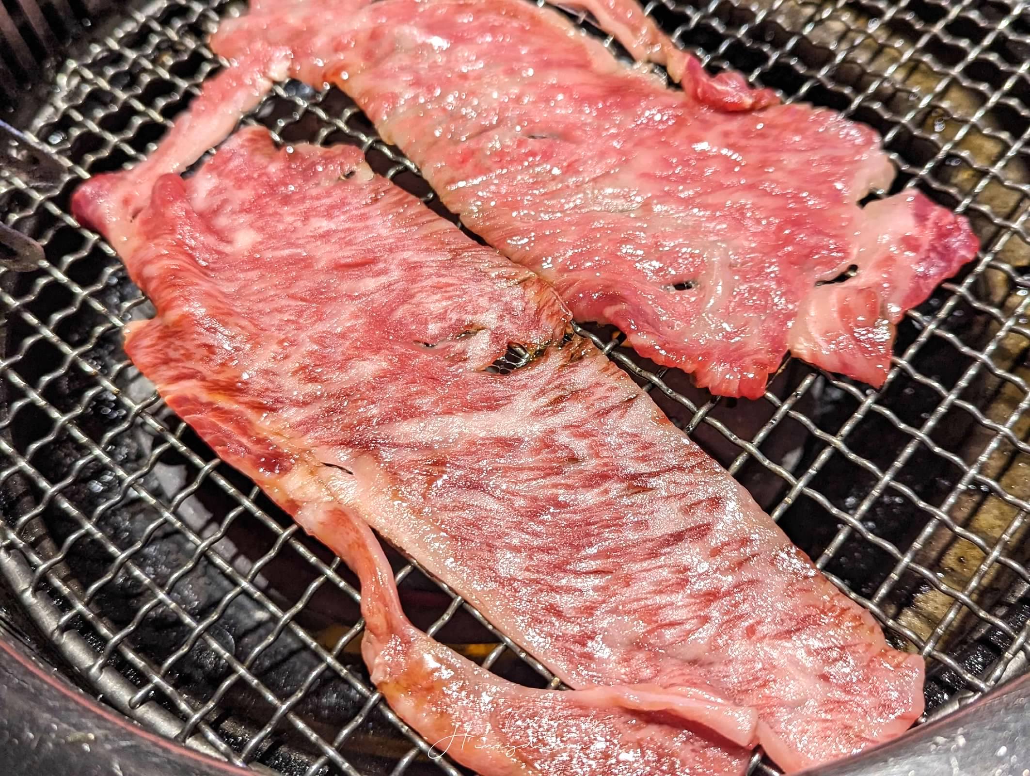 上走走日式無菜單燒肉專門店-千元超值和牛料理- 置身在水族館內的燒肉店- 新竹人氣餐廳 -金箔冰淇淋-生牛肉海膽手卷-和牛握壽司-新竹生日聚餐推薦-新竹大餐推薦-新竹氣氛餐廳-新竹人氣燒肉-新竹燒肉-新竹無菜單-新竹日料-新竹海鮮推薦-新竹吃和牛 新竹Ａ5和牛-和牛吃到飽-新竹和牛店-和牛無菜單-新竹必吃燒肉 