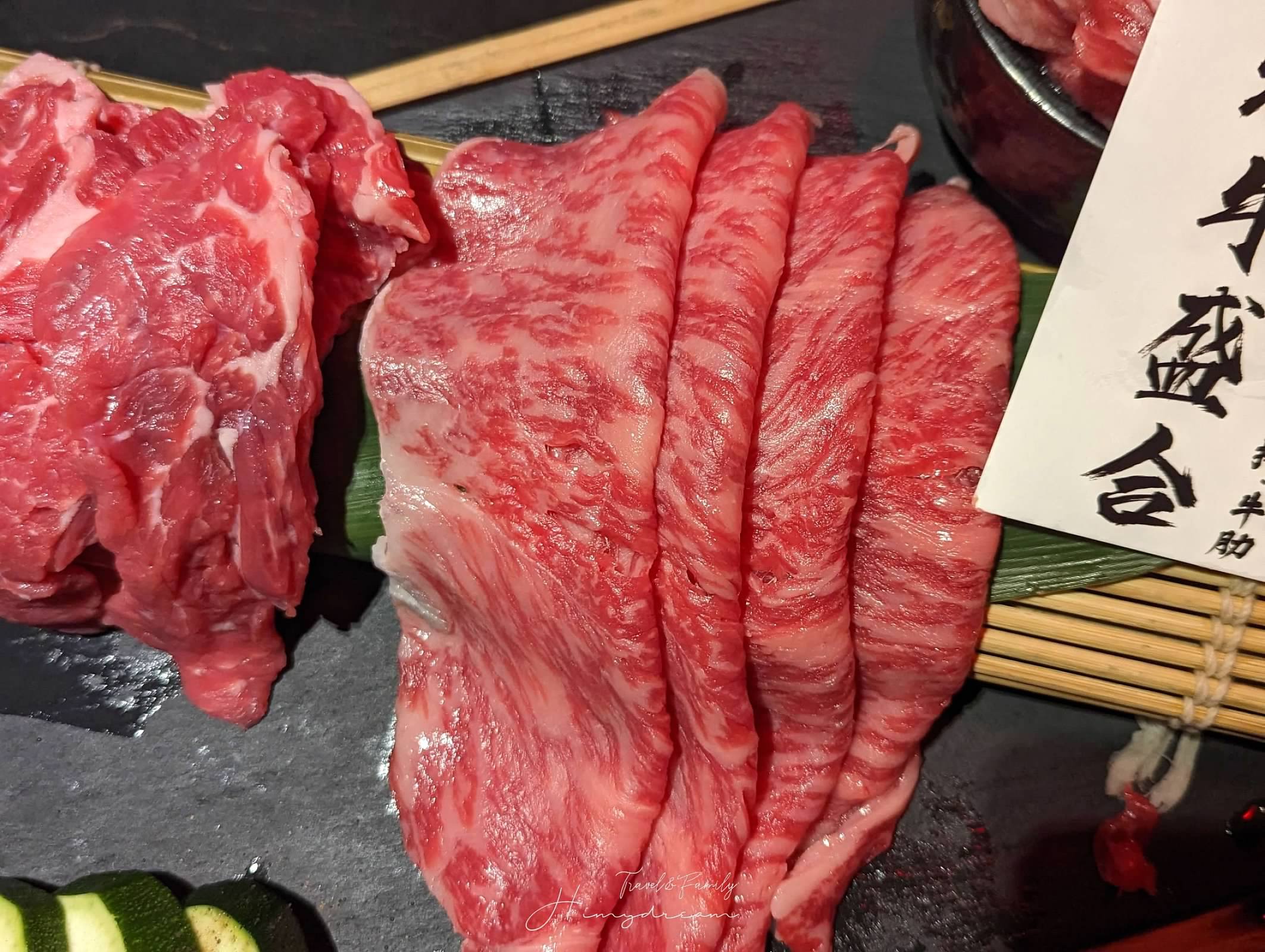 上走走日式無菜單燒肉專門店-千元超值和牛料理- 置身在水族館內的燒肉店- 新竹人氣餐廳 -金箔冰淇淋-生牛肉海膽手卷-和牛握壽司-新竹生日聚餐推薦-新竹大餐推薦-新竹氣氛餐廳-新竹人氣燒肉-新竹燒肉-新竹無菜單-新竹日料-新竹海鮮推薦-新竹吃和牛 新竹Ａ5和牛-和牛吃到飽-新竹和牛店-和牛無菜單-新竹必吃燒肉 
