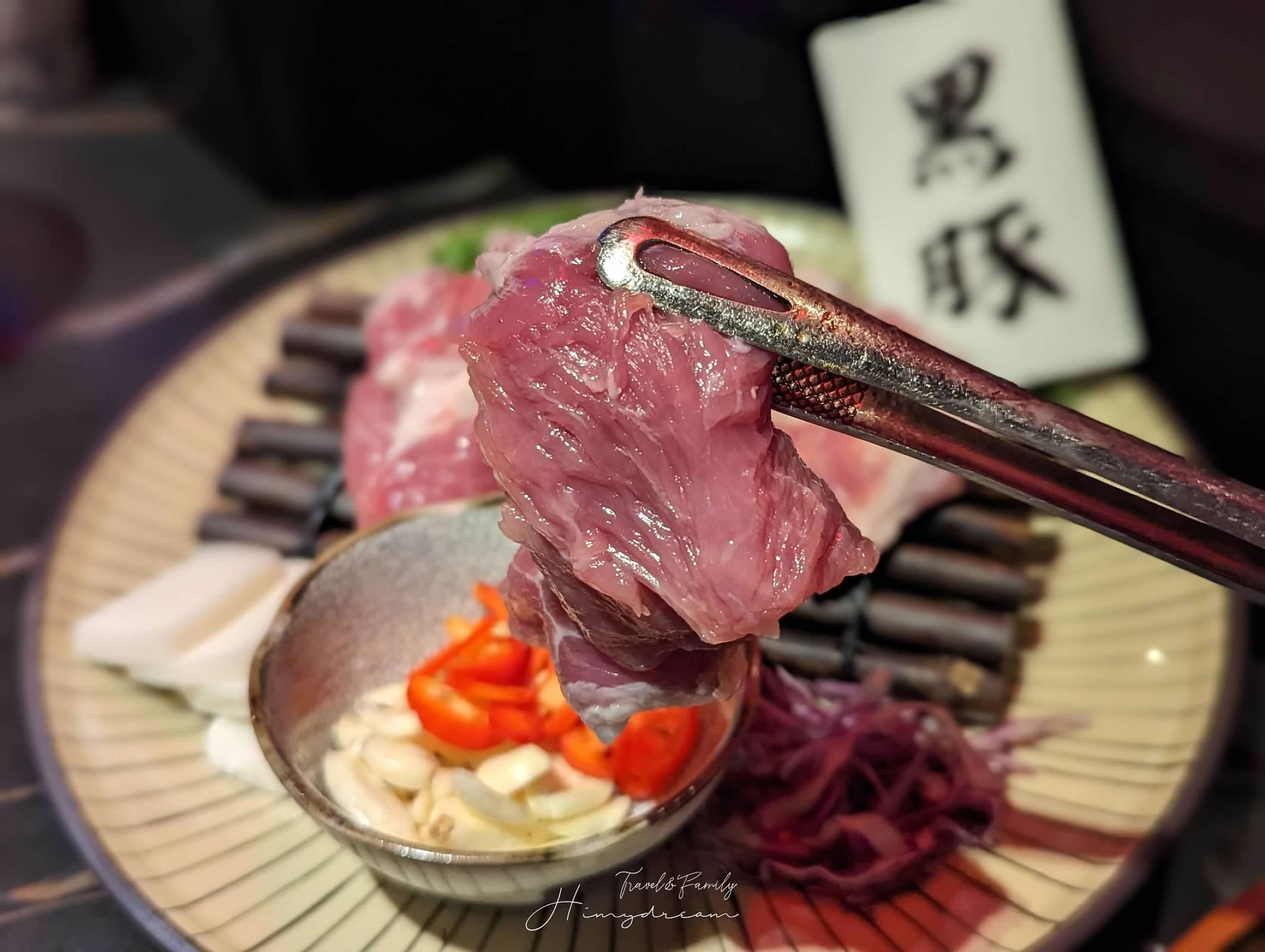 上走走日式無菜單燒肉專門店-千元超值和牛料理- 置身在水族館內的燒肉店- 新竹人氣餐廳 -金箔冰淇淋-生牛肉海膽手卷-和牛握壽司-新竹生日聚餐推薦-新竹大餐推薦-新竹氣氛餐廳-新竹人氣燒肉-新竹燒肉-新竹無菜單-新竹日料-新竹海鮮推薦-新竹吃和牛 新竹Ａ5和牛-和牛吃到飽-新竹和牛店-和牛無菜單-新竹必吃燒肉 