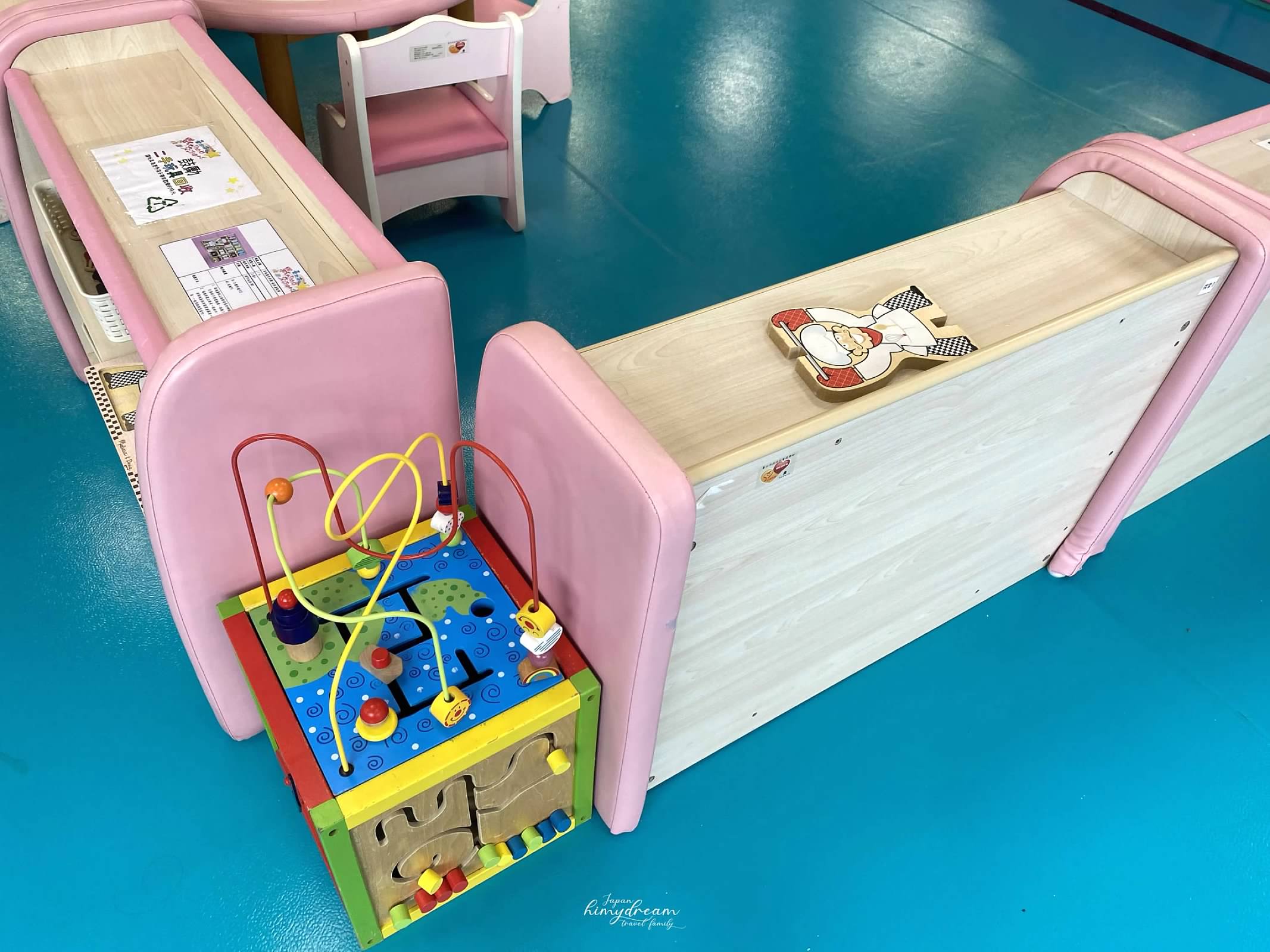 萬華親子館-台北雨天室內免費景點 -跳跳床免費-專屬幼兒0-2 -嬰兒爬行遊玩區-青年公園-魚池-溜滑梯 -近南機場夜市-台北親子景點推薦-台北雨天免費景點-台北小汽車免費-台北市內免費景點-嬰兒適合帶去哪玩-嬰兒免費景點-幼兒免費放電場所-跳跳床免費課程-免費跳床-訓練平衡感遊戲區-免費訓練平衡感玩具