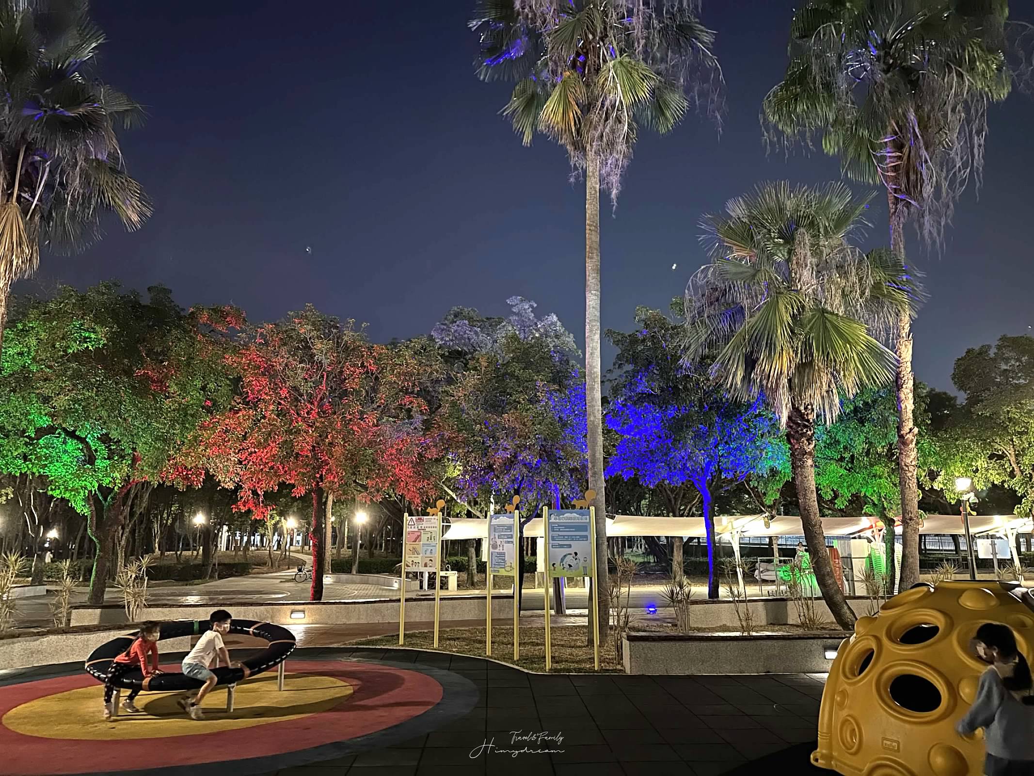 雲林斗六- 膨鼠森林公園- 晚上更好玩-免費親子景點-晚上約會散步景點-超像度假村可以看星星-斗六親子景點-斗六市集-斗六約會推薦- -斗六晚上約會散步景點-斗六晚上約會去哪好-溜滑梯免排隊-斗六景點推薦-斗六晚上公園好玩-膨鼠森林公園-膨鼠森林公園晚上適合去嗎- 假日人文市集-