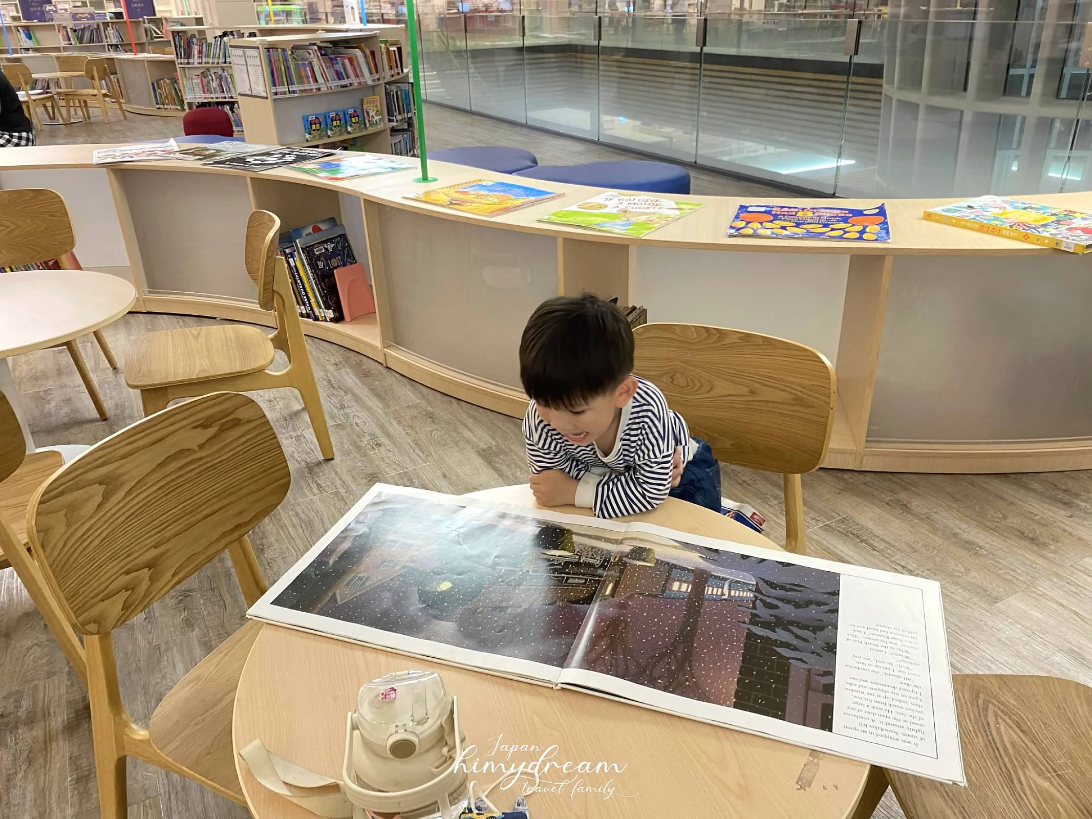 桃園市圖書館新總館圖書空間 