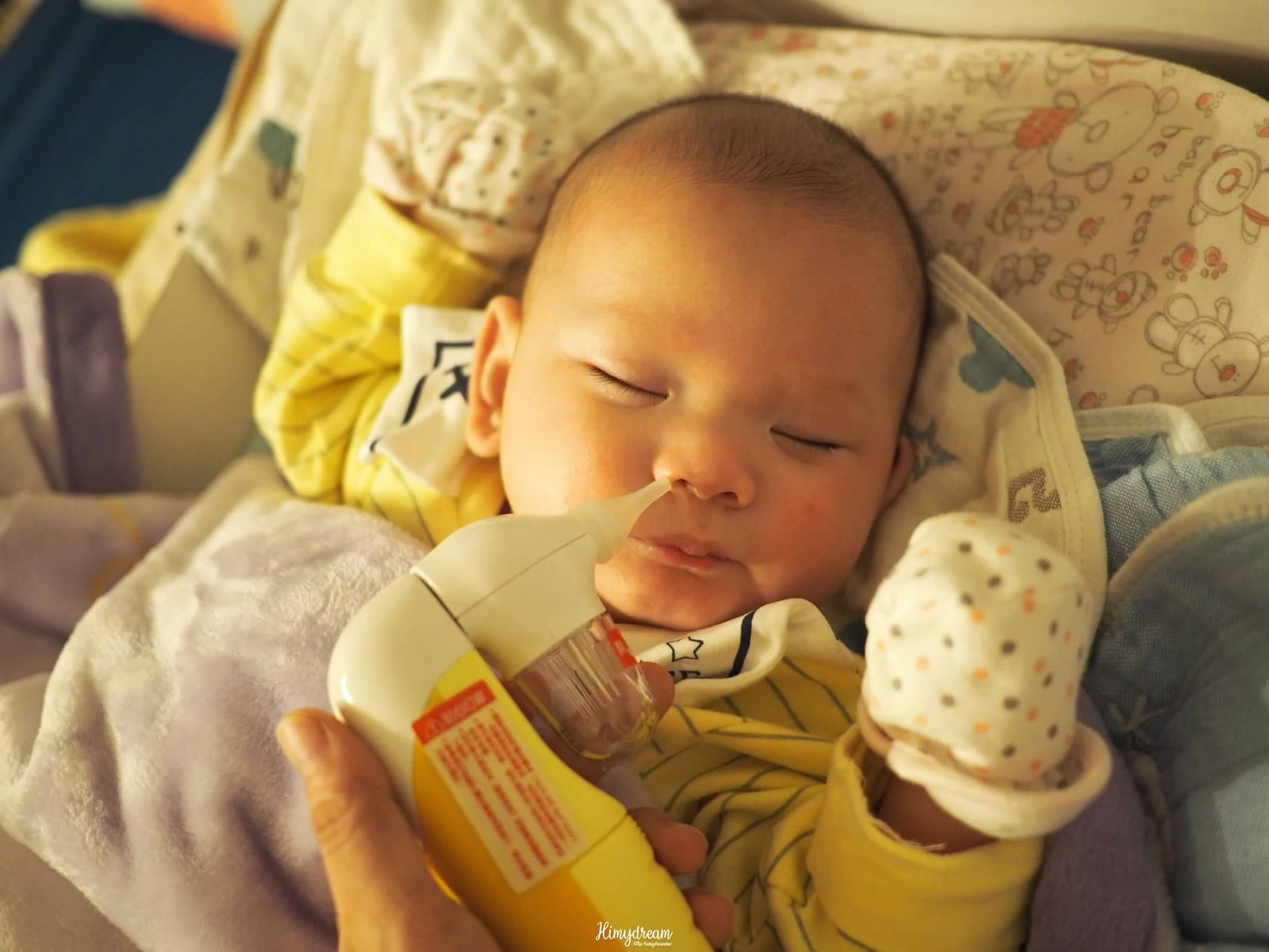 [寶寶紀錄日記] 育兒神器 寶寶三個月感冒 福爾紅外線額溫槍溫度計 小獅王電動鼻涕吸取器 寶寶第一次感冒了