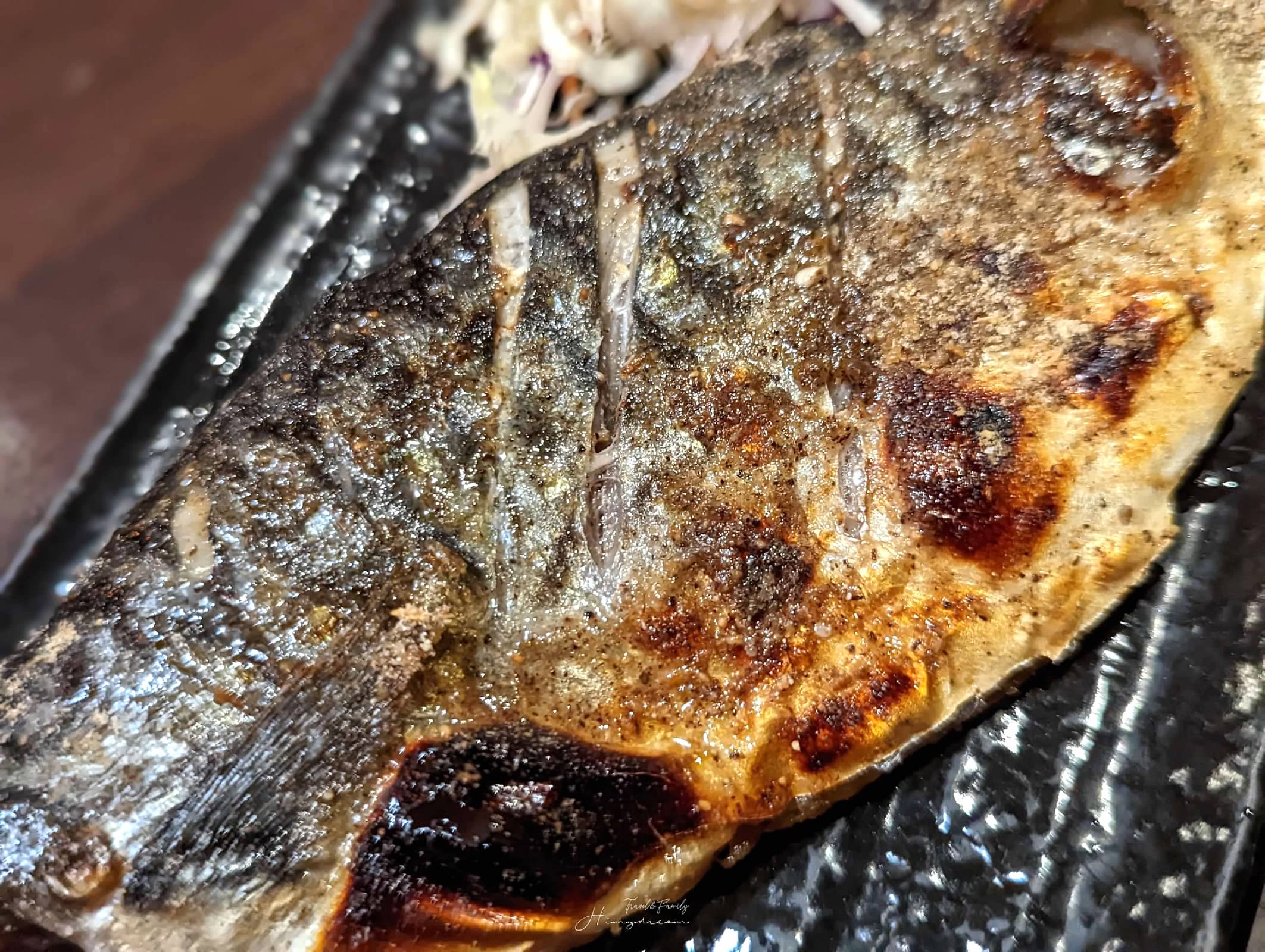 蘆洲鏊屋 蘆洲串燒-蘆洲壽司-蘆洲酒場-蘆洲深夜宵夜美食-洲焦糖鮭魚必點- 蘆洲三民高中居酒屋 -蘆洲深夜美食喝酒 -蘆洲聚餐推薦-三民高中居酒屋-蘆洲喝酒去哪-蘆洲居酒屋-蘆洲宵夜-三民高中宵夜-蘆洲鮭魚生魚片-蘆洲吃串燒-