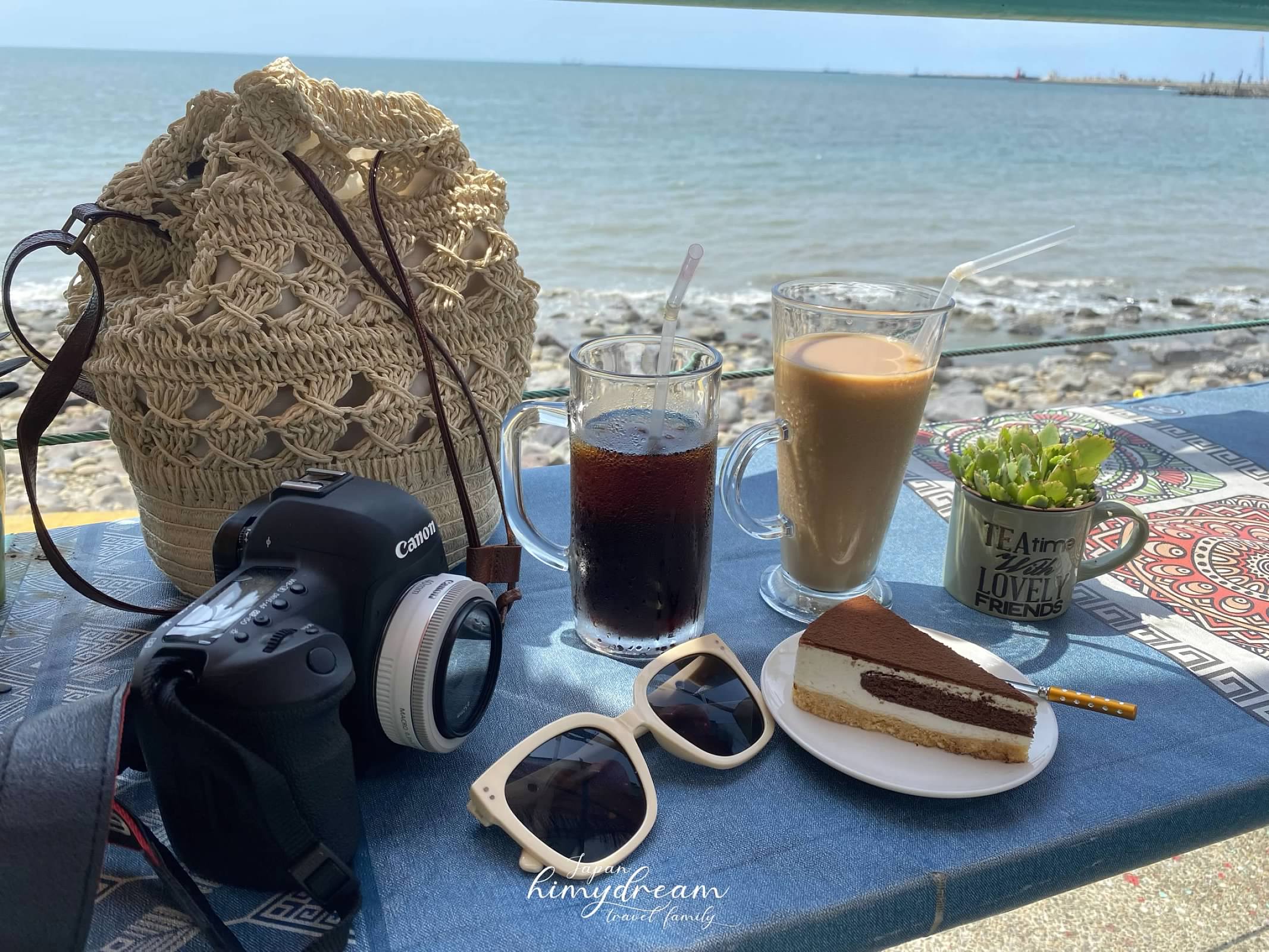 八里海邊海景咖啡 