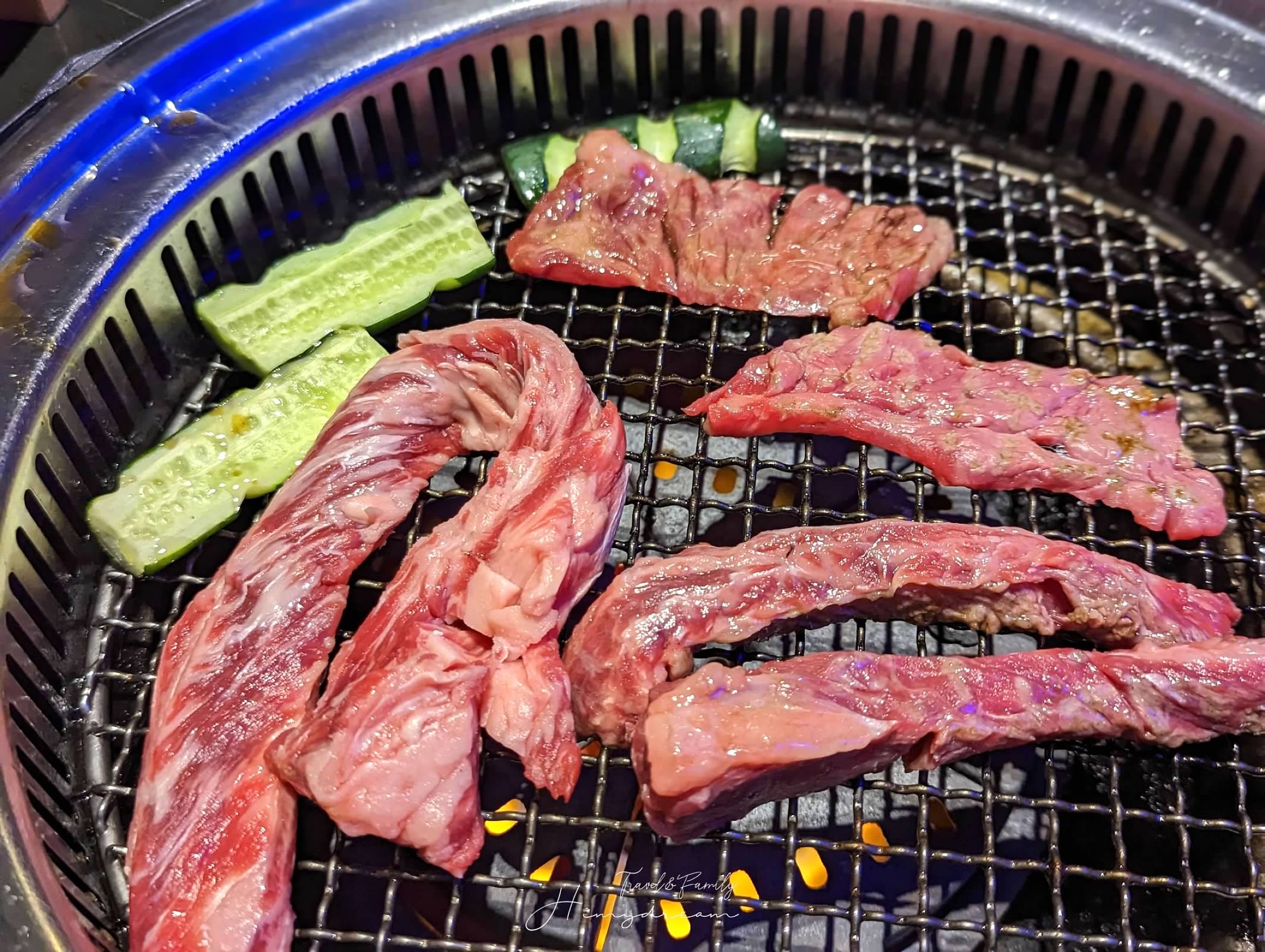 上走走日式無菜單燒肉專門店-千元超值和牛料理- 置身在水族館內的燒肉店- 新竹人氣餐廳 -金箔冰淇淋-生牛肉海膽手卷-和牛握壽司-新竹生日聚餐推薦-新竹大餐推薦-新竹氣氛餐廳-新竹人氣燒肉-新竹燒肉-新竹無菜單-新竹日料-新竹海鮮推薦-新竹吃和牛 新竹Ａ5和牛-和牛吃到飽-新竹和牛店-和牛無菜單-新竹必吃燒肉 