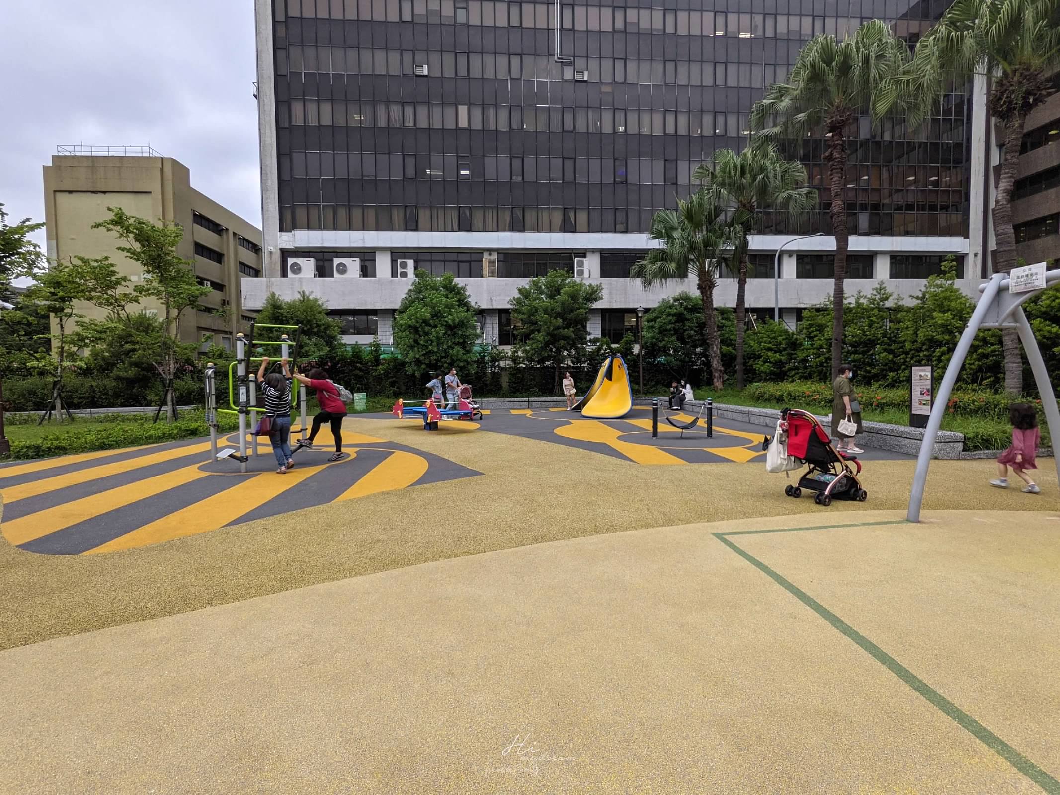 金杭公園特色遊戲場 -榕錦時光生活園區-東門站親子景點-親子免費玩沙- 沙坑溜滑梯-台北特色公園 -榕錦時光生活園區周邊景點-台北免費景點-親子沙坑-免費玩沙-金山公園特色遊戲場 -九州鬆餅瓦芙-台北刑務所官舍-臺北監獄-古蹟圍牆遺跡-榕錦時光生活園區-免費親子景點-榕錦時光-免費玩沙景點-台北公園推薦