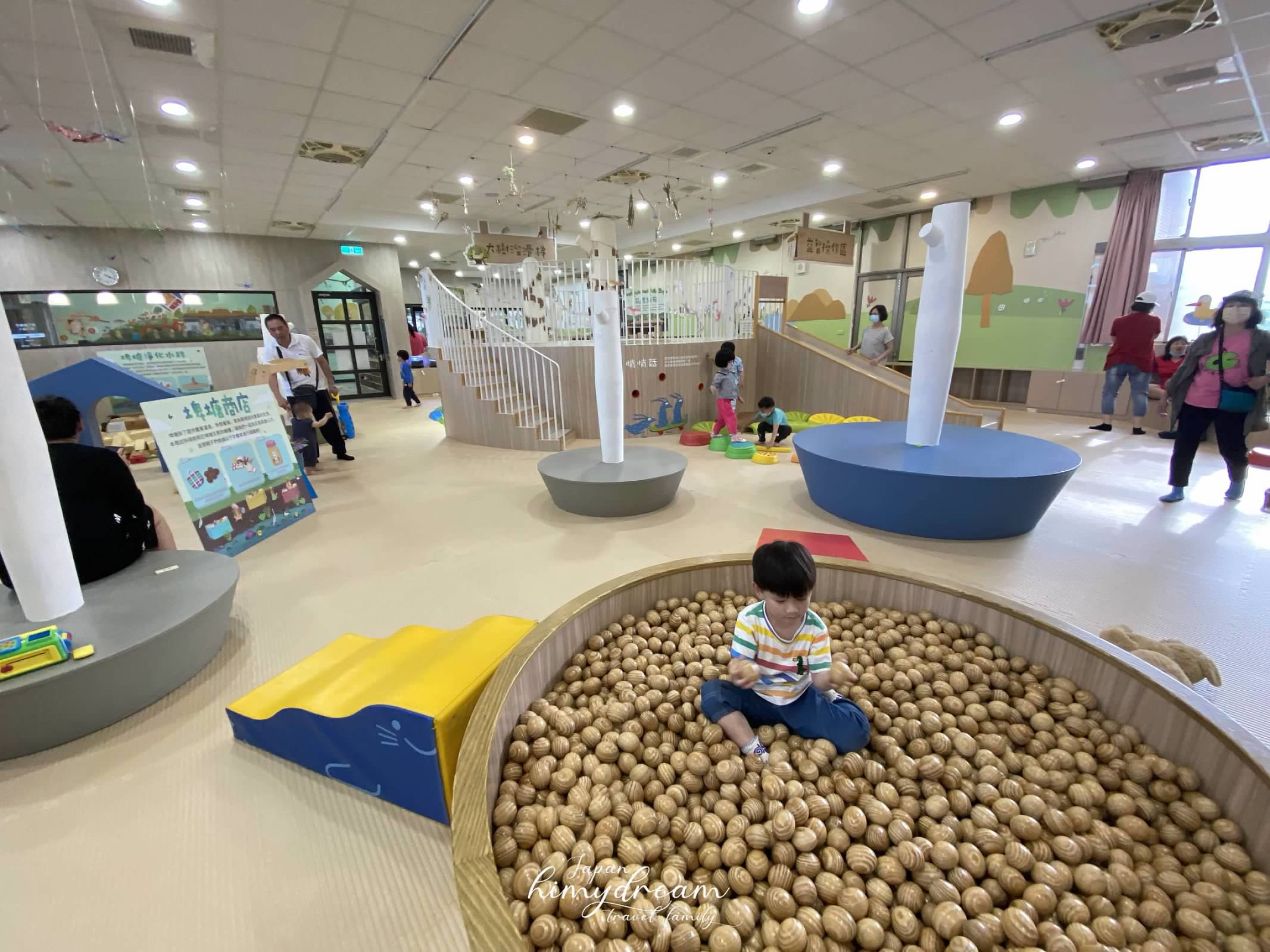 有哺乳室換尿布地方 