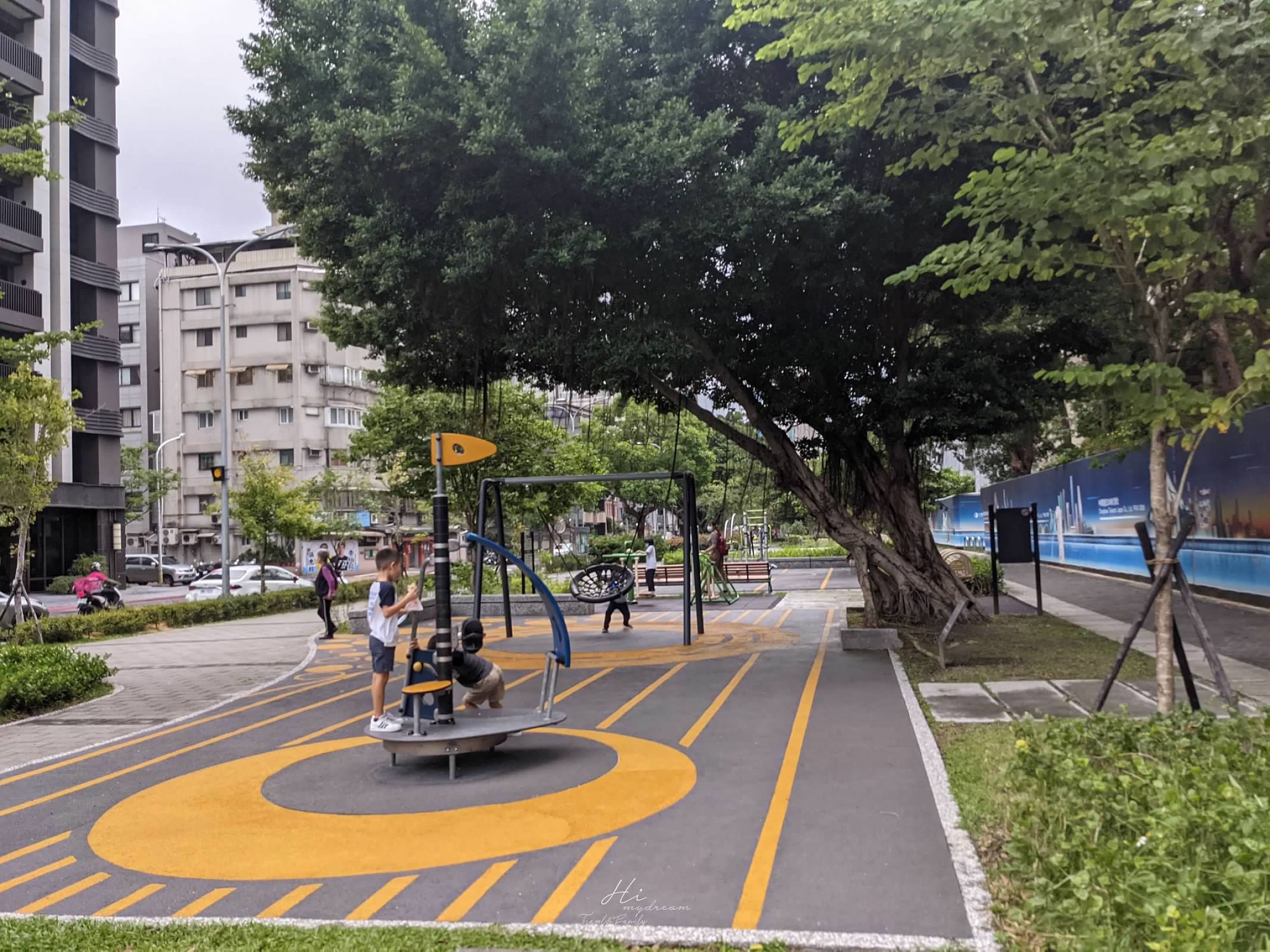 金杭公園特色遊戲場 -榕錦時光生活園區-東門站親子景點-親子免費玩沙- 沙坑溜滑梯-台北特色公園 -榕錦時光生活園區周邊景點-台北免費景點-親子沙坑-免費玩沙-