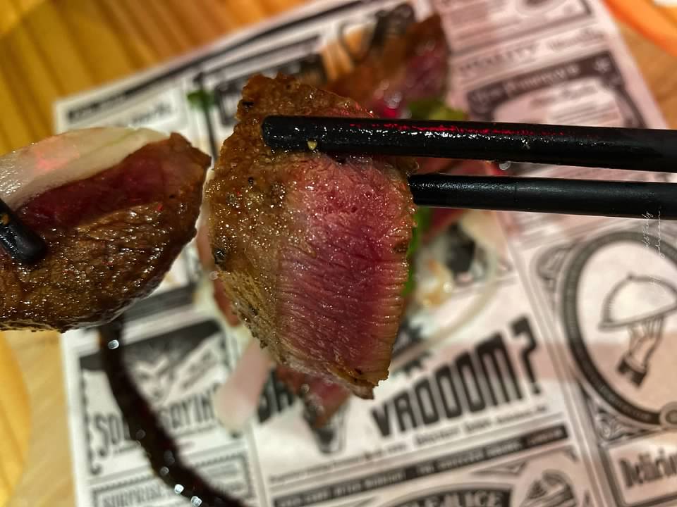 男子漢職人丼飯專賣店- 經典燒肉牛肉飯- 厚切牛肉- 牛肉蓋飯- 澎湖聚餐推薦-溫泉蛋-燒肉蓋飯-澎湖晚餐餐廳-澎湖拍照打卡餐廳-澎湖美食推薦-澎湖必吃- 