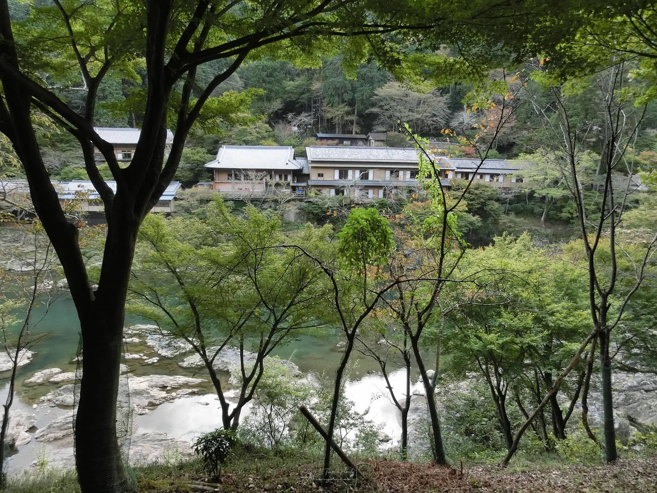 嵯峨野嵐山小火車-如何前往交通教學-保津川遊船-嵯峨野トロッコ列車-親子行程-龜岡站-嵐山保津川遊船漂流-JR嵯峨野線-嵐山小火車嵐山站-山陰本線-嵯峨野トロッコ列車票價-嬰兒免費行程-小孩免費行程