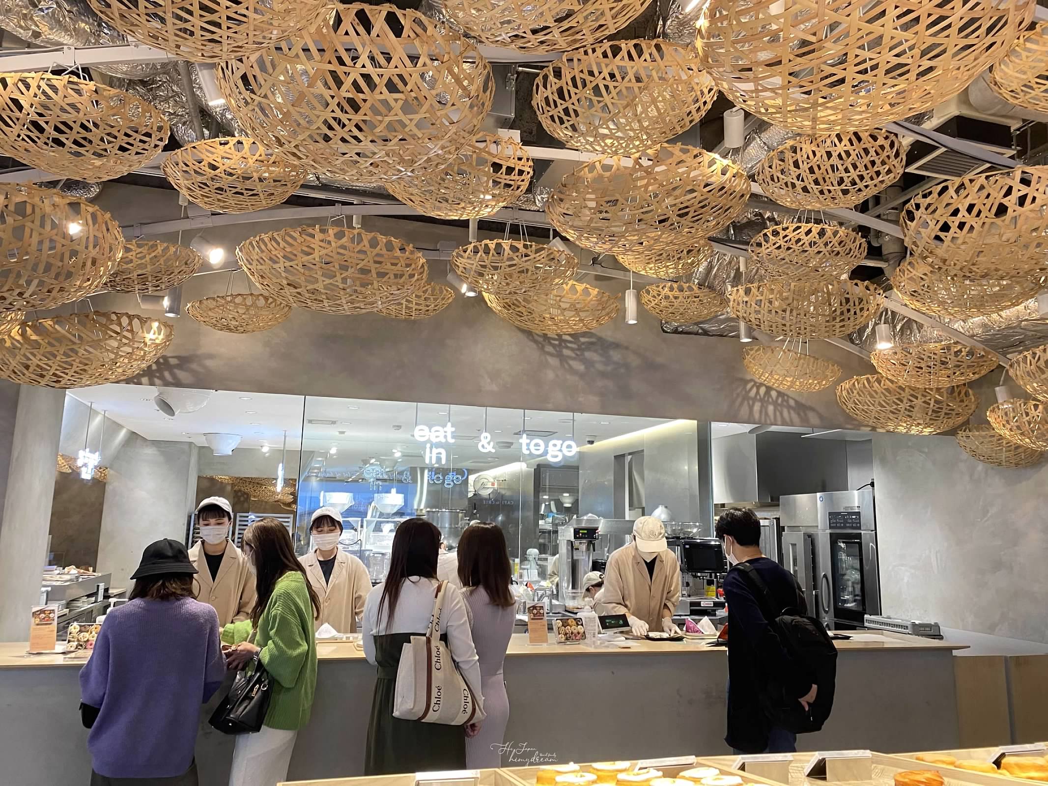 koé donuts- 河源町下午茶- 京都必吃甜點-donuts- 時尚設計感下午茶店-抹茶拿鐵-糖霜甜甜圈-京都咖啡店推薦-京都咖啡-京都抹茶店-京都甜點