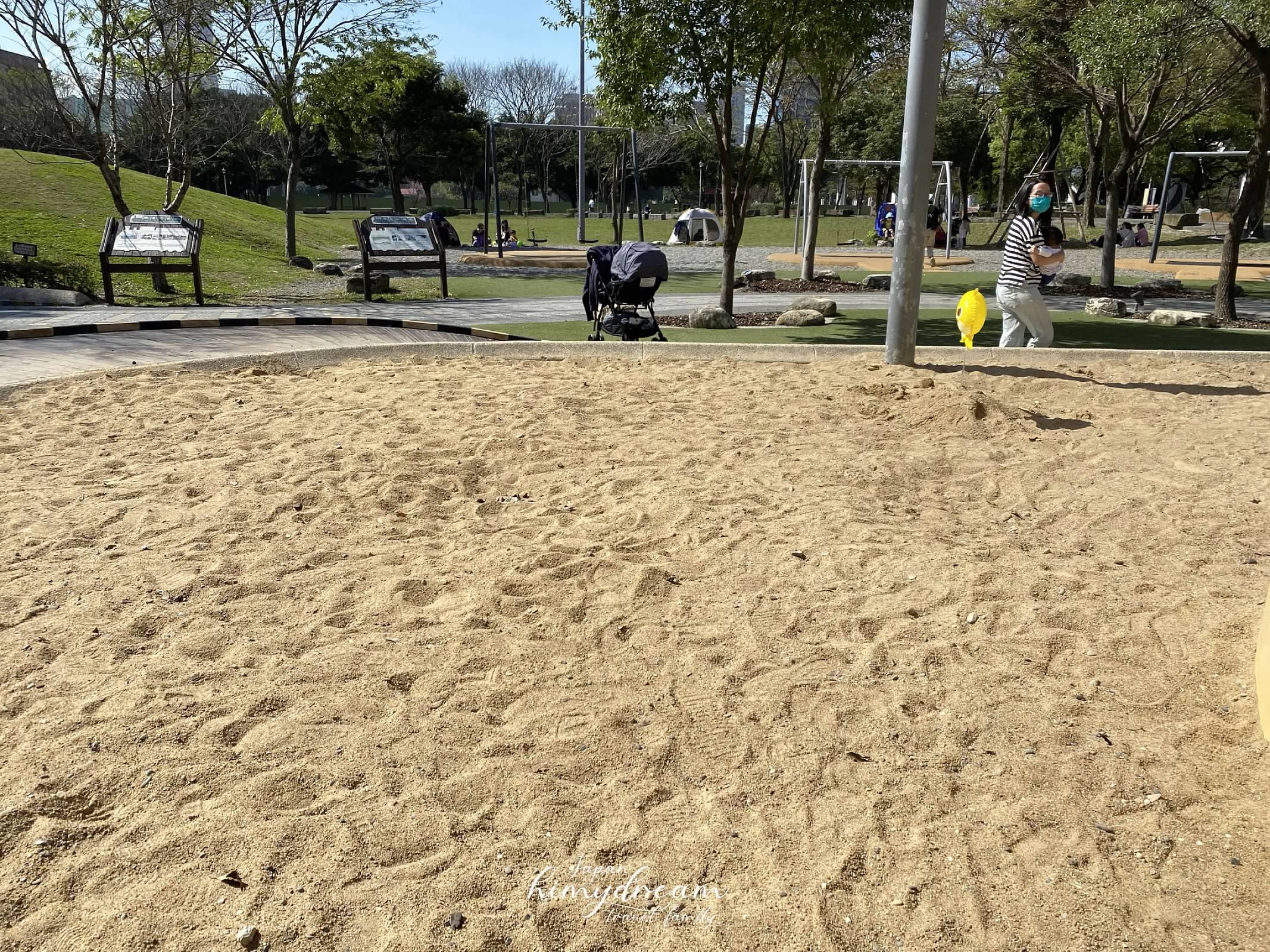 “中央藝文公園共融遊戲場-