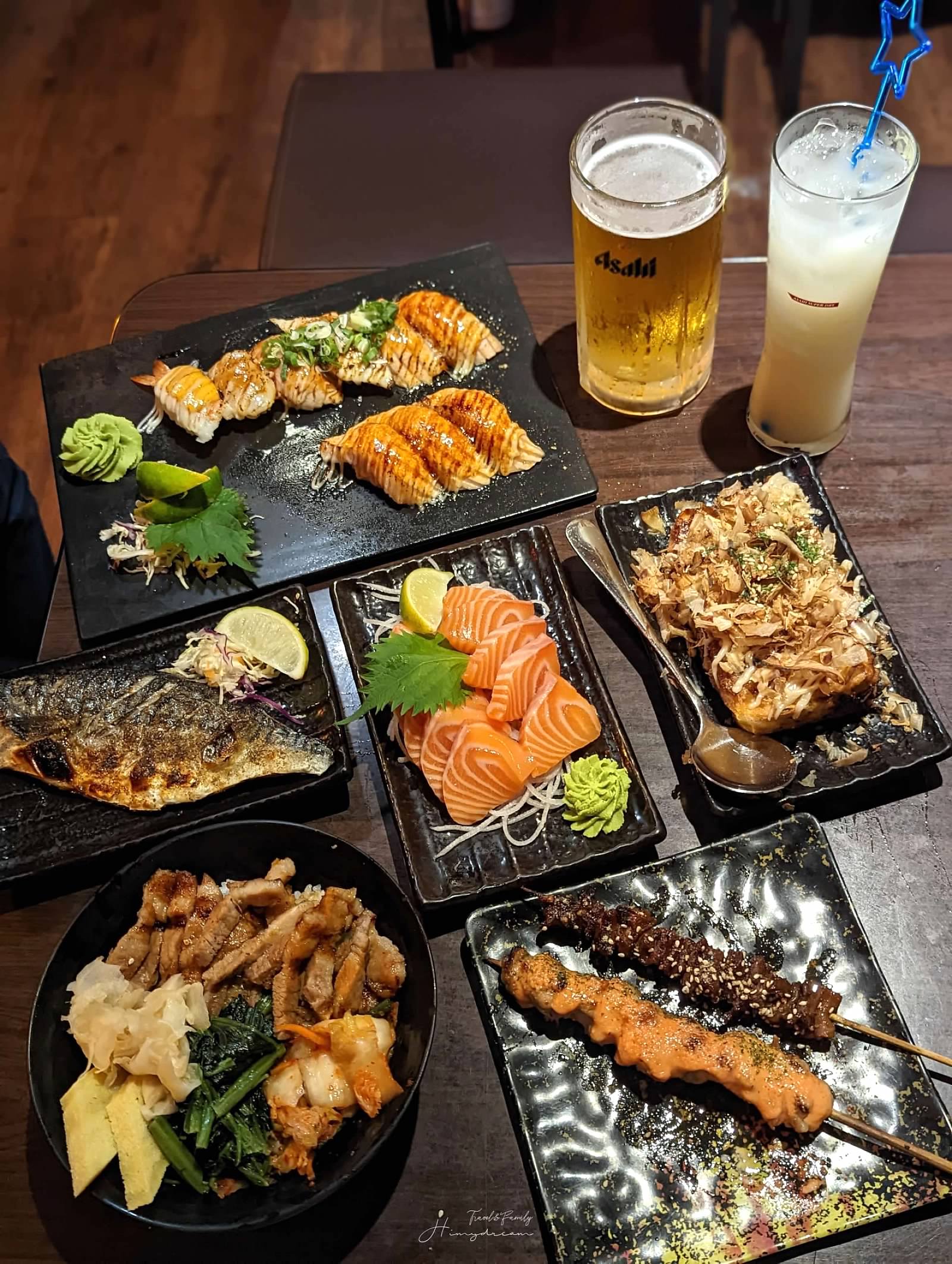 蘆洲鏊屋 蘆洲串燒-蘆洲壽司-蘆洲酒場-蘆洲深夜宵夜美食-洲焦糖鮭魚必點- 蘆洲三民高中居酒屋 -蘆洲深夜美食喝酒 -蘆洲聚餐推薦-蘆洲居酒屋-蘆洲宵夜-三民高中宵夜-蘆洲鮭魚生魚片-蘆洲吃串燒-