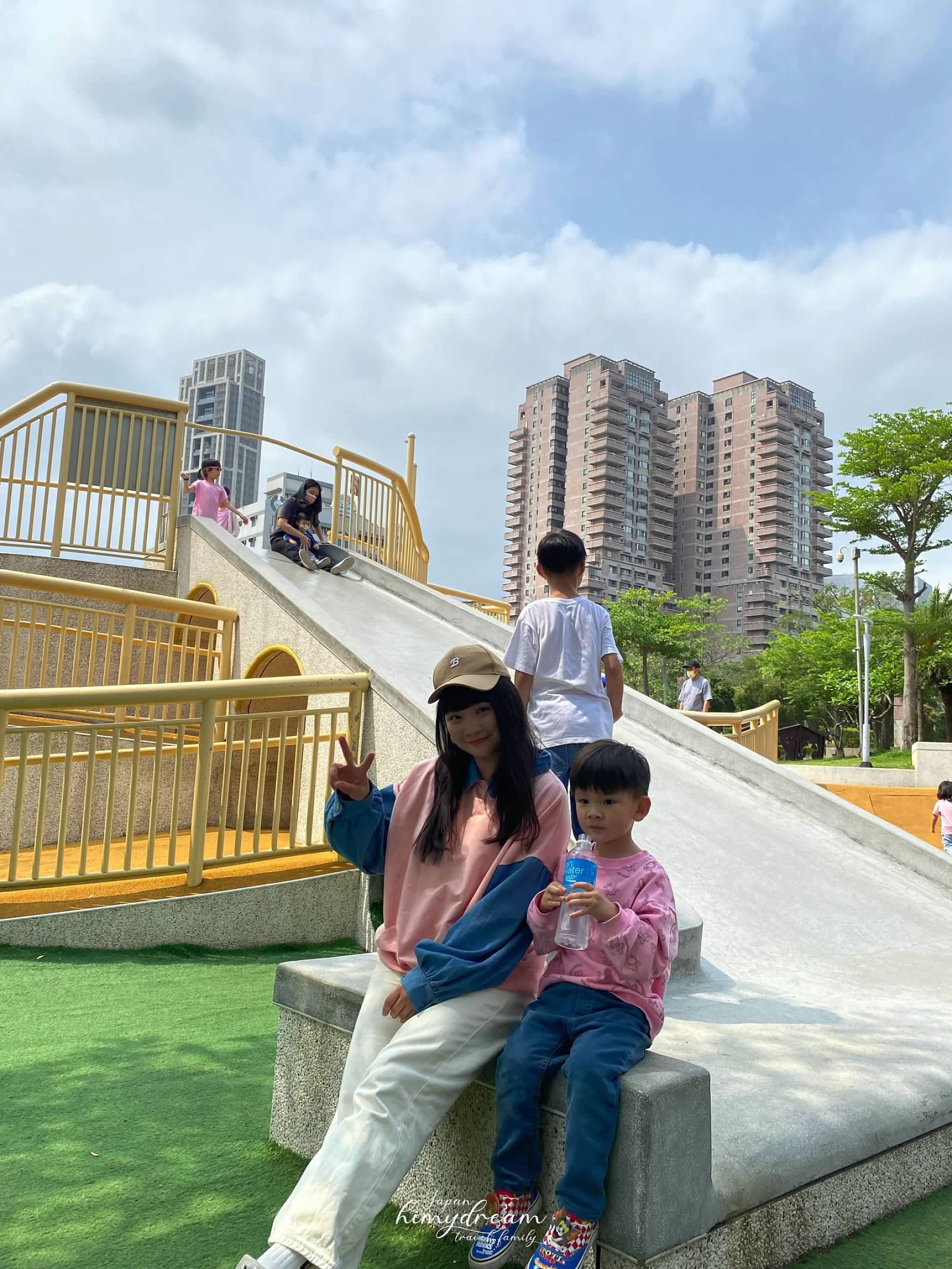 天母夢想樂園小孩盪鞦韆 