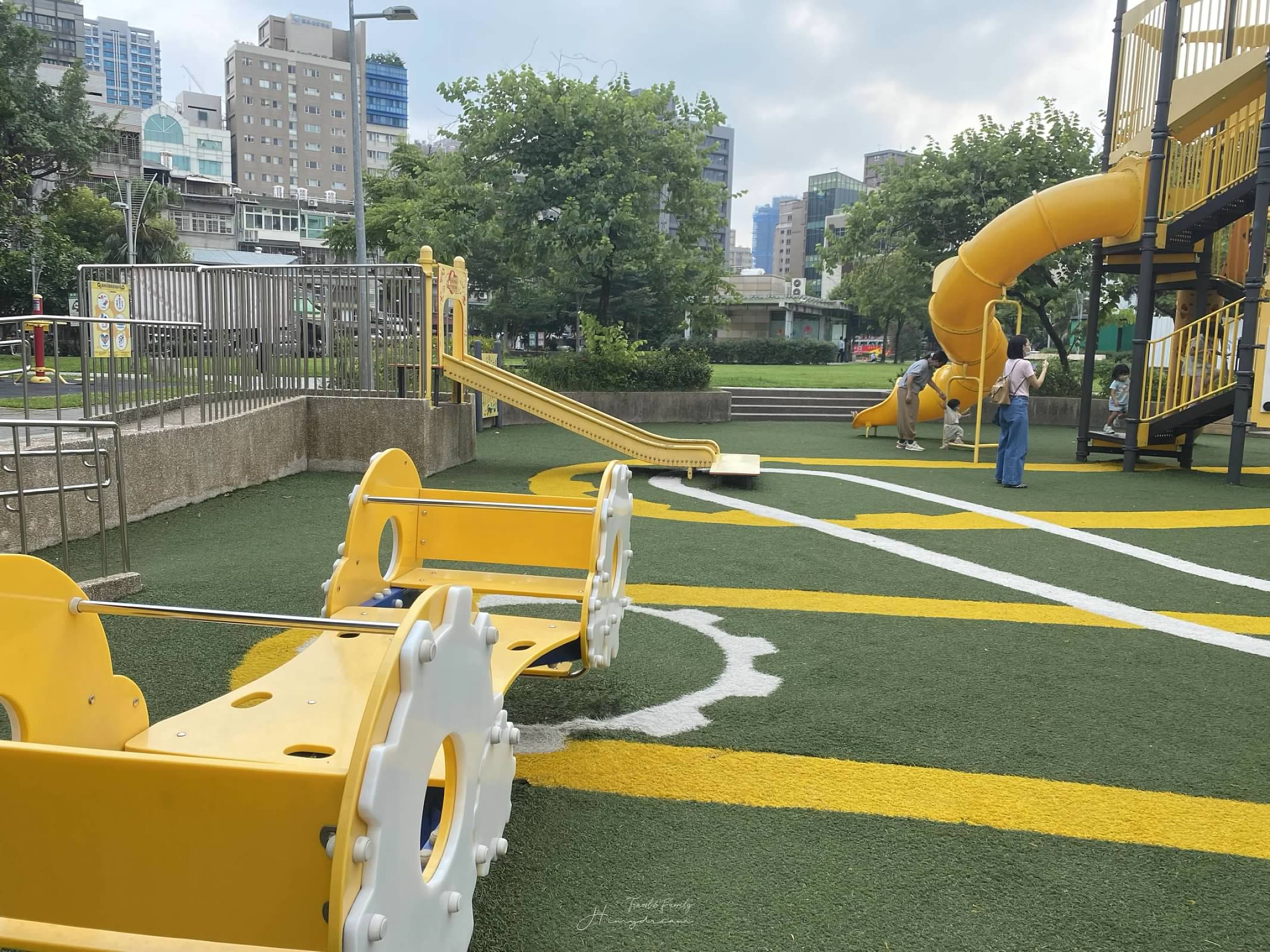 建成公園-共融式兒童遊戲場- Melting Finger -韓國馬卡龍專賣店-中山站甜點 -中山站外帶甜點 -中山站馬卡龍- 中山站禮物蛋糕 -中山站小點心- 中山站可愛咖啡店-中山站親子景點- 中山站公園- 中山站親子景點-中山站外帶甜點