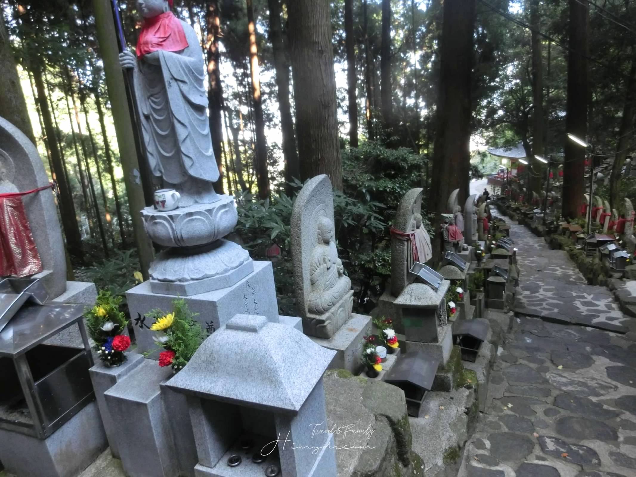奈良自由行必玩景點-寶山寺大鳥居-摩波楽茶屋-聖天通り-鬼取山-生駒山上遊樂園-生駒ケーブル登山纜車-奈良親子景點-奈良寺廟-奈良山上夜景-奈良鳥居-生駒ケーブル-奈良纜車-奈良一日遊-奈良自駕