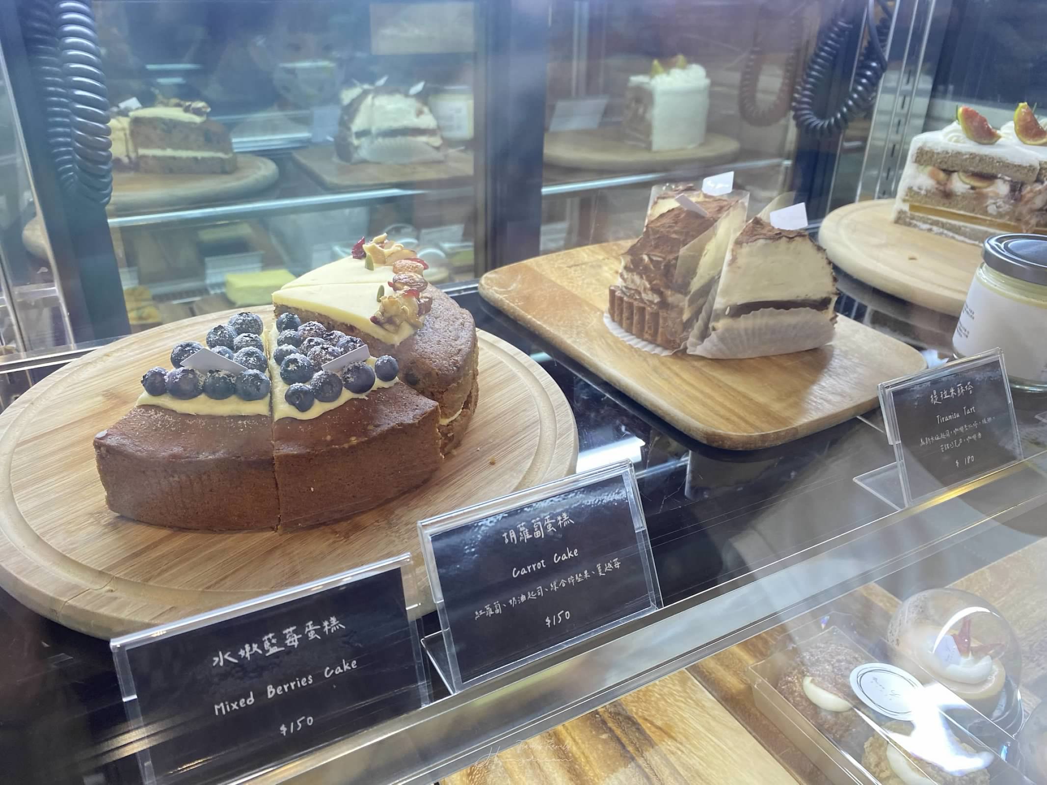 Miss V Bakery Cafe-赤峰店 -肉桂捲-司康-檸檬塔-中山站比司吉-麵包烘培-草莓蛋糕-赤峰街蛋糕店-中山站免爬樓梯甜點-赤峰街美食甜點-赤峰街下午茶-中山站肉桂捲推薦-中山站檸檬蛋糕-中山站甜點推薦必吃-現烤斯康專門店-中山站好喝冰咖啡