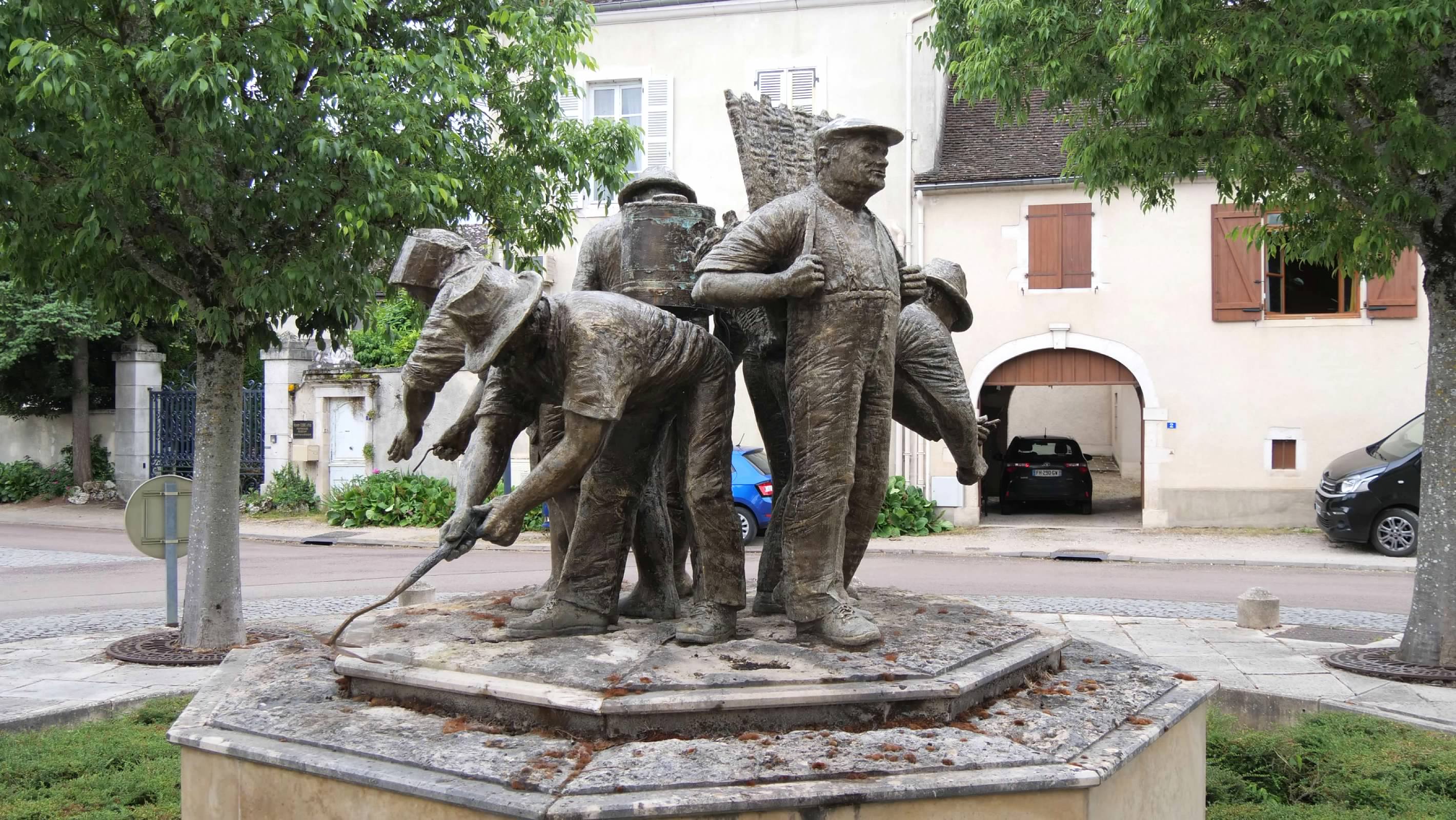 Monument to the vineyard workers in Puligny-Montrachet