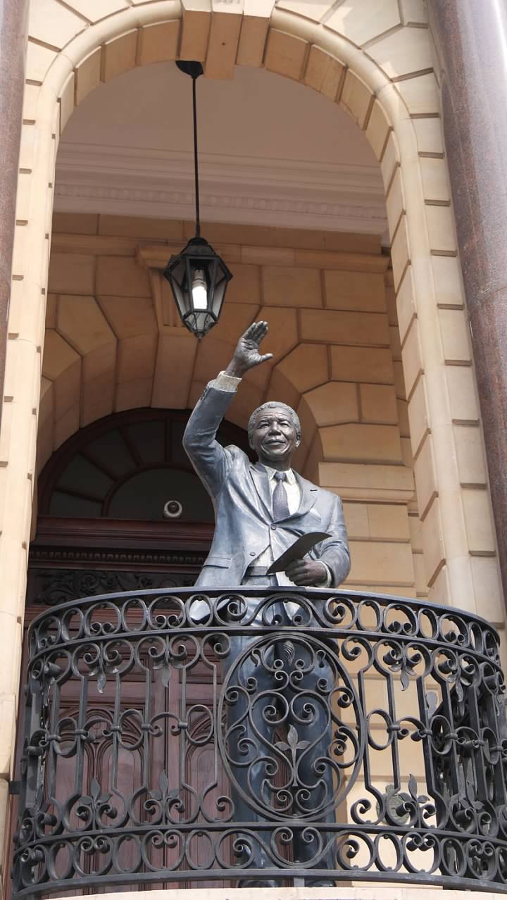 Nelson Mandela statue