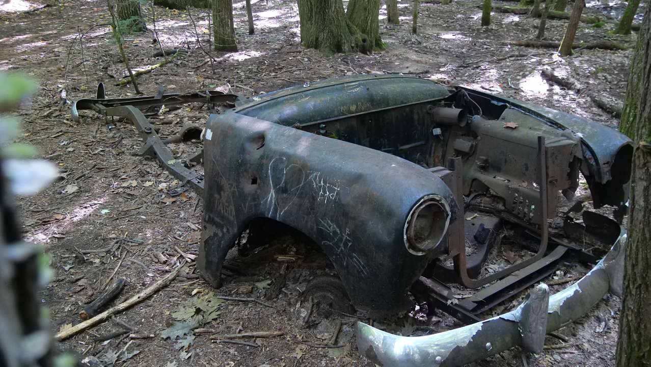 Abandoned car