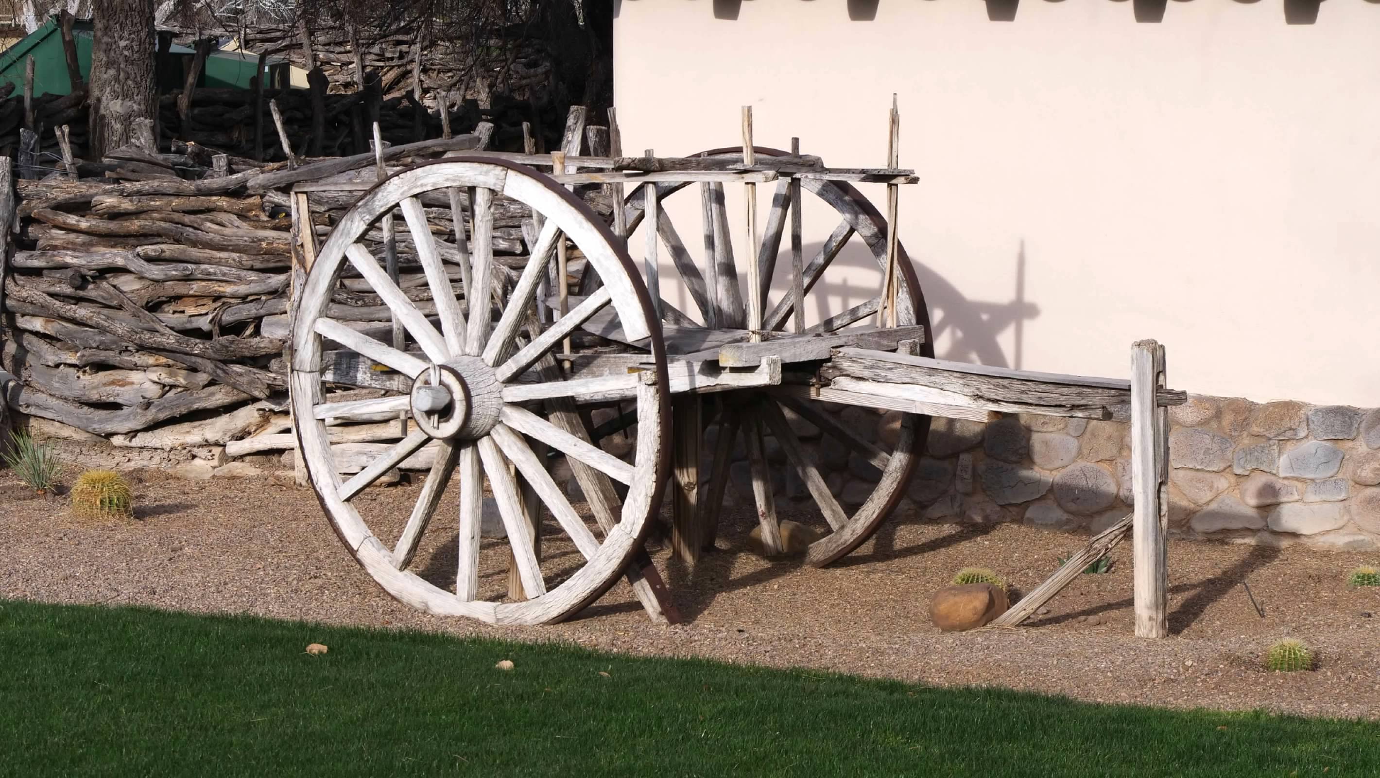 Old farm cart