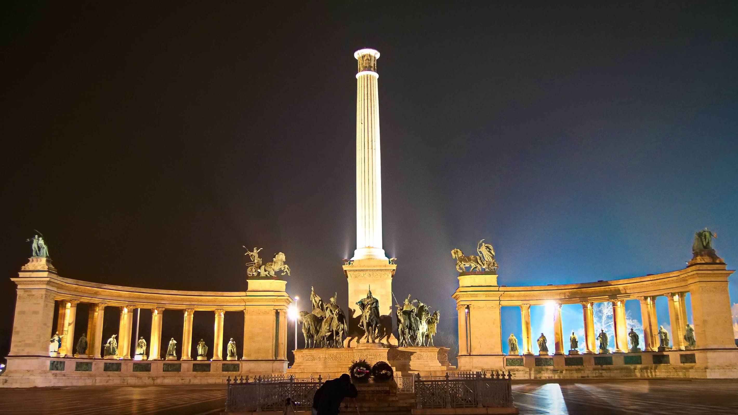 Heroes' Square