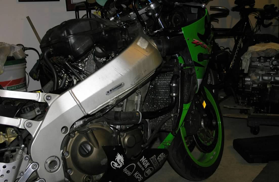 t&#39;s 2002 ZX9R randomly backfiring, regaining, losing power while